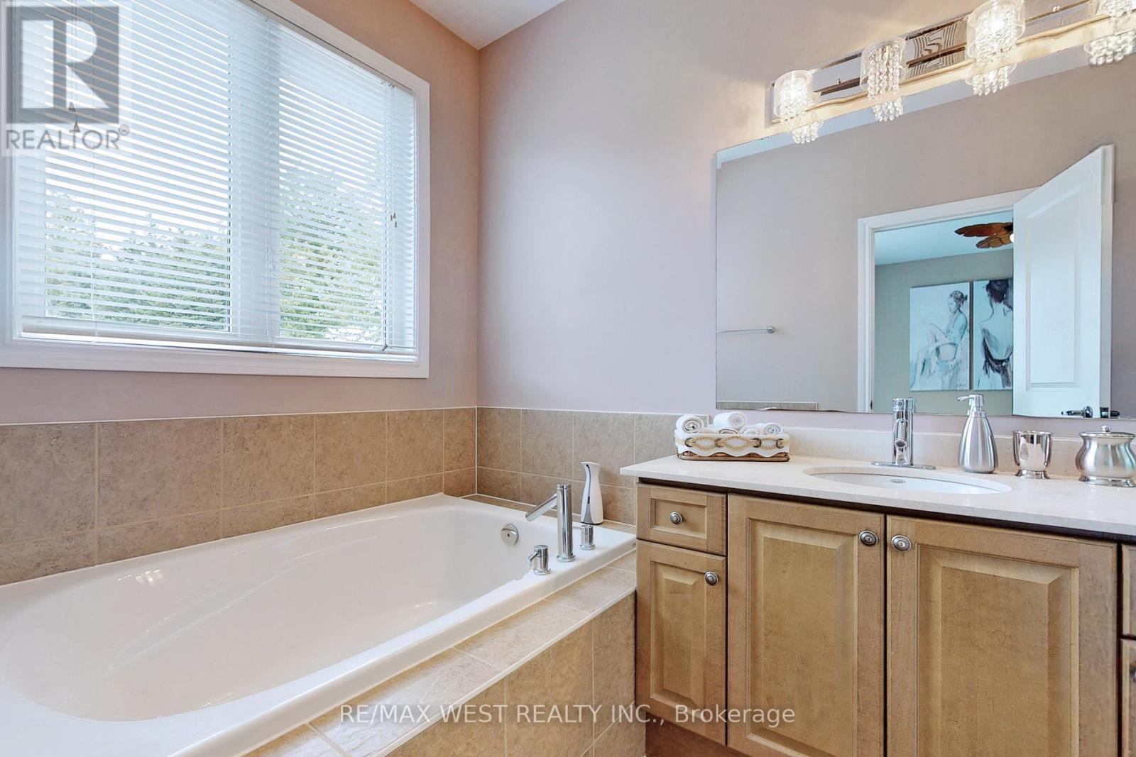 9 Aberfoyle Mill Crescent, Puslinch, Ontario  N0B 2J0 - Photo 22 - X12446215