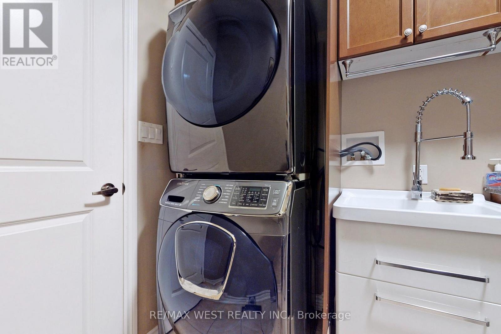 9 Aberfoyle Mill Crescent, Puslinch, Ontario  N0B 2J0 - Photo 29 - X12446215