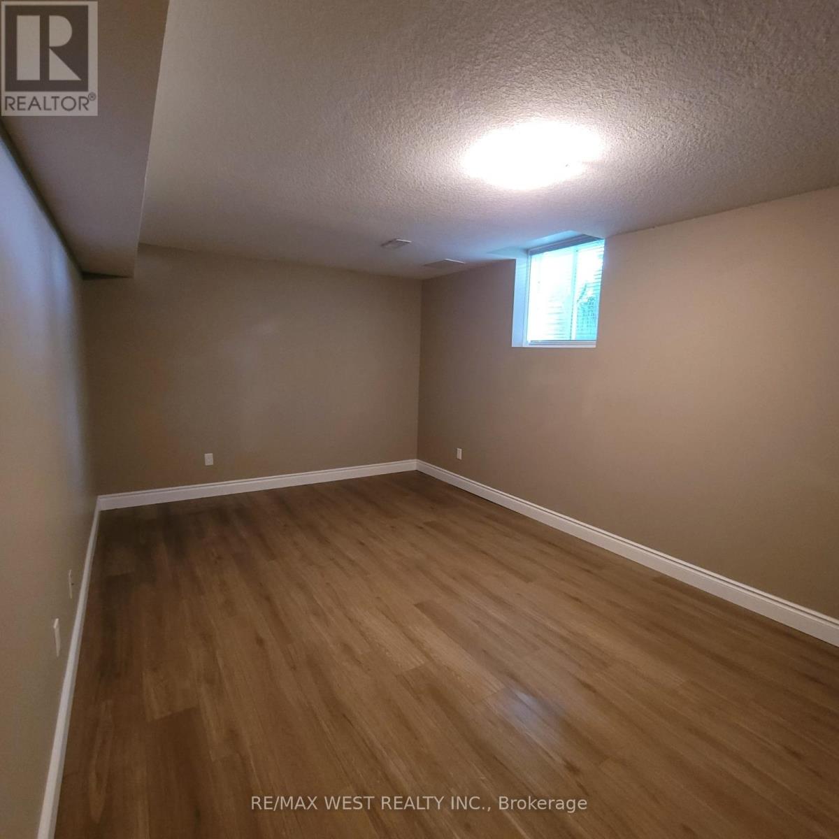 9 Aberfoyle Mill Crescent, Puslinch, Ontario  N0B 2J0 - Photo 34 - X12446215
