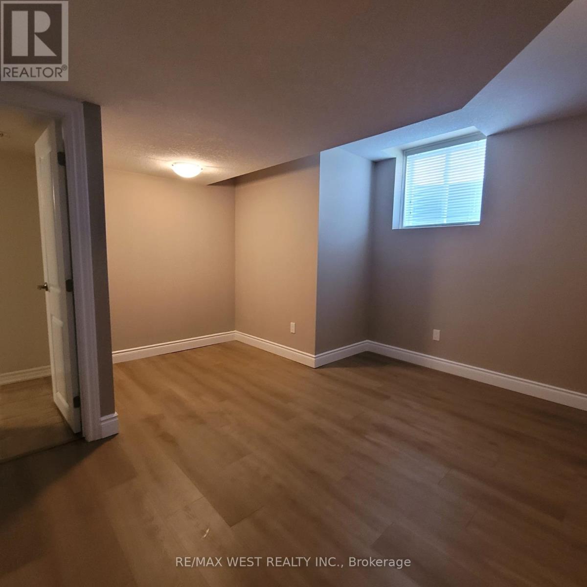 9 Aberfoyle Mill Crescent, Puslinch, Ontario  N0B 2J0 - Photo 35 - X12446215