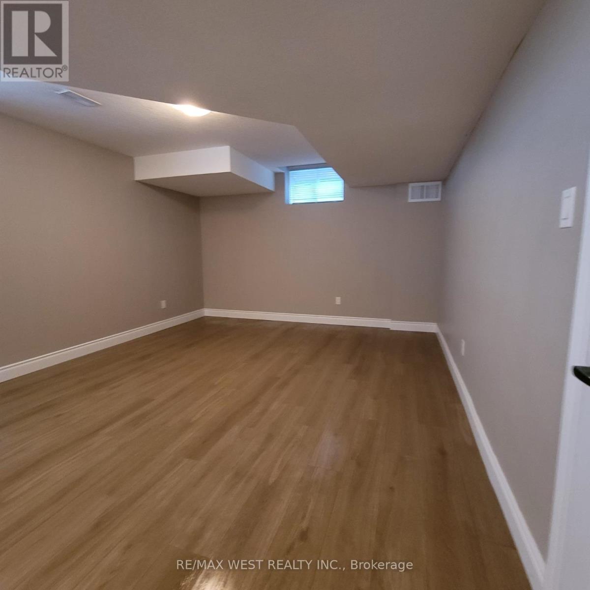 9 Aberfoyle Mill Crescent, Puslinch, Ontario  N0B 2J0 - Photo 36 - X12446215