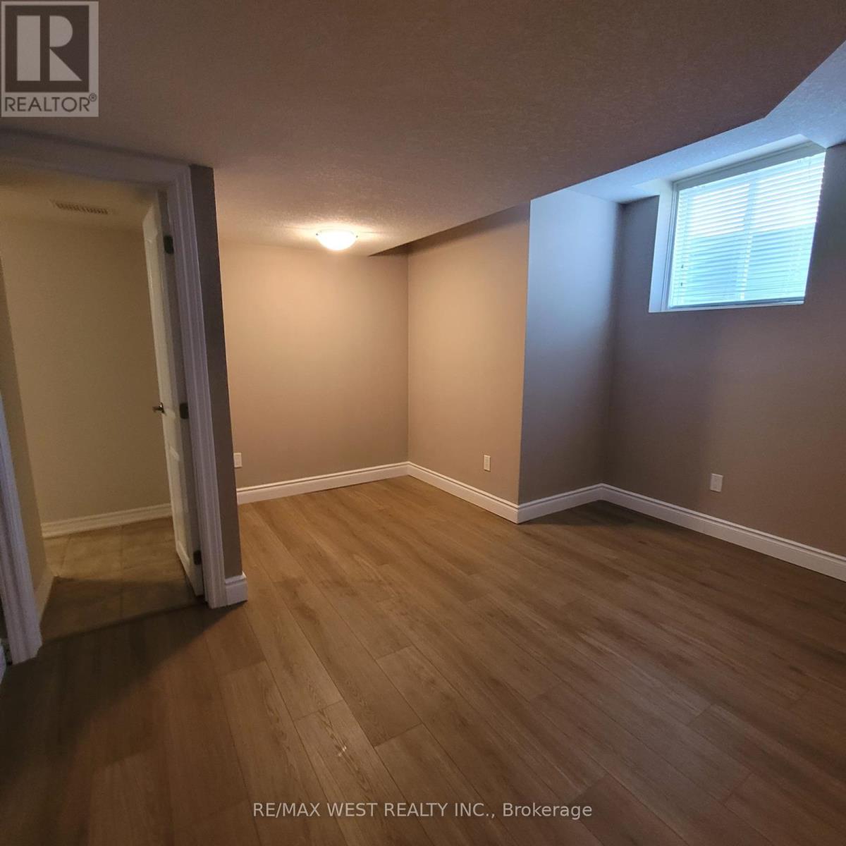 9 Aberfoyle Mill Crescent, Puslinch, Ontario  N0B 2J0 - Photo 38 - X12446215