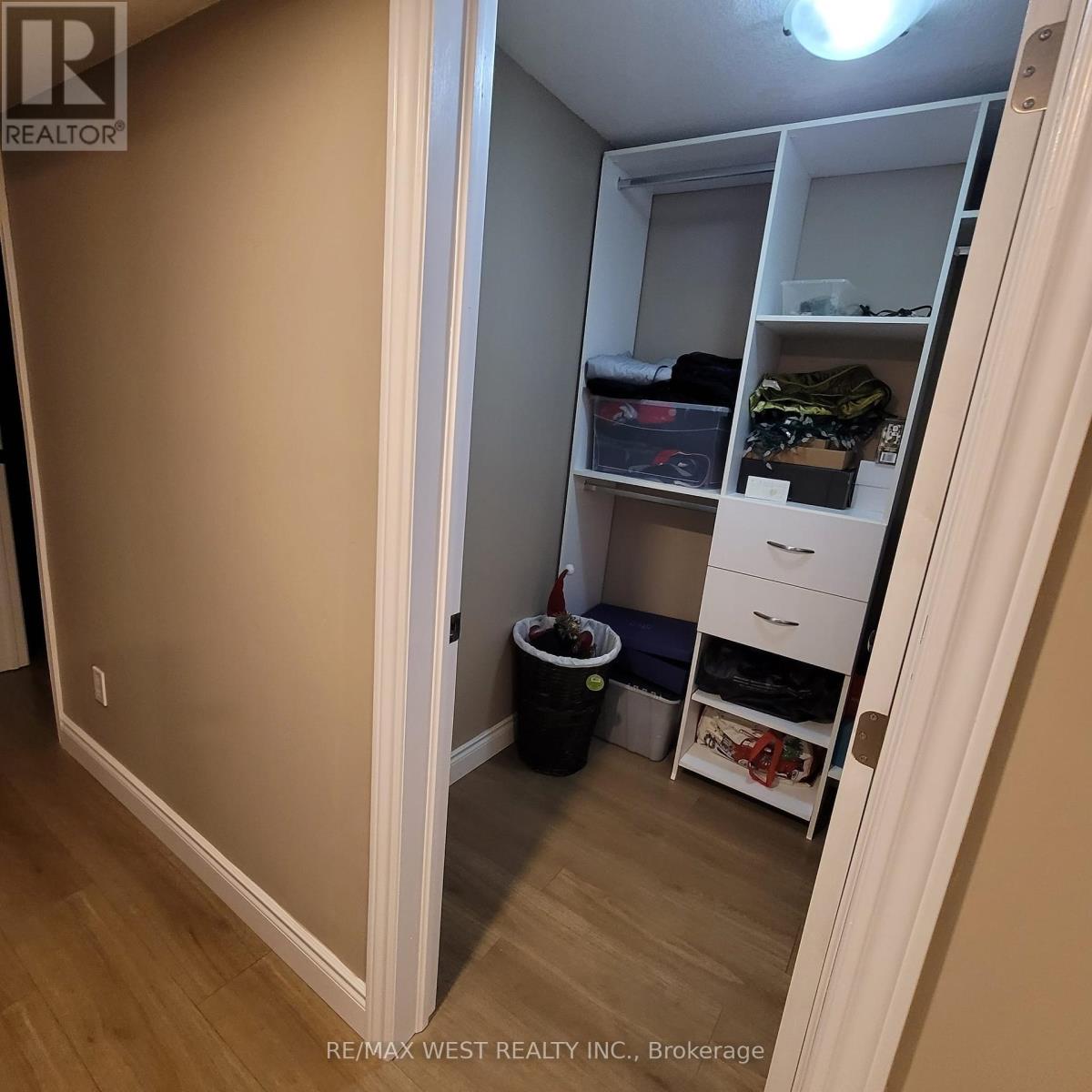 9 Aberfoyle Mill Crescent, Puslinch, Ontario  N0B 2J0 - Photo 41 - X12446215