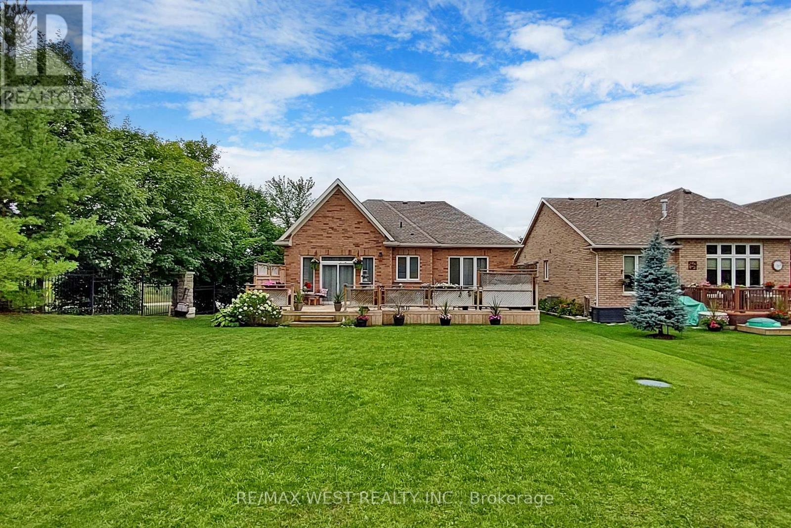 9 Aberfoyle Mill Crescent, Puslinch, Ontario  N0B 2J0 - Photo 44 - X12446215