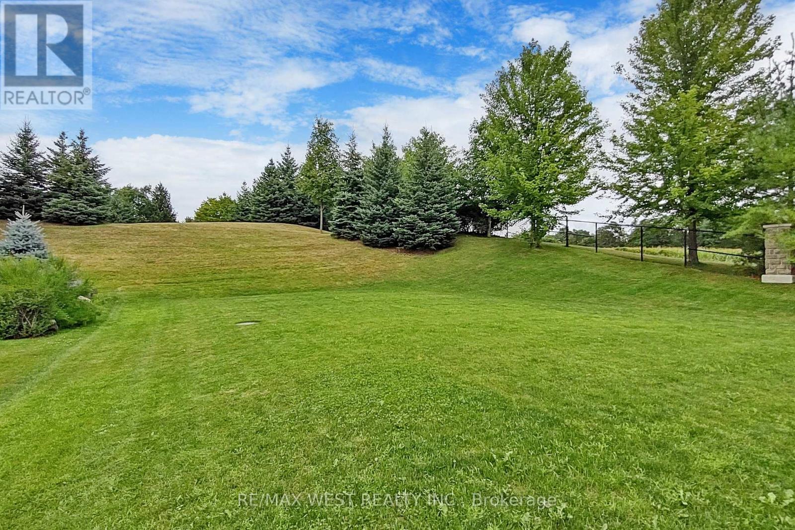 9 Aberfoyle Mill Crescent, Puslinch, Ontario  N0B 2J0 - Photo 48 - X12446215
