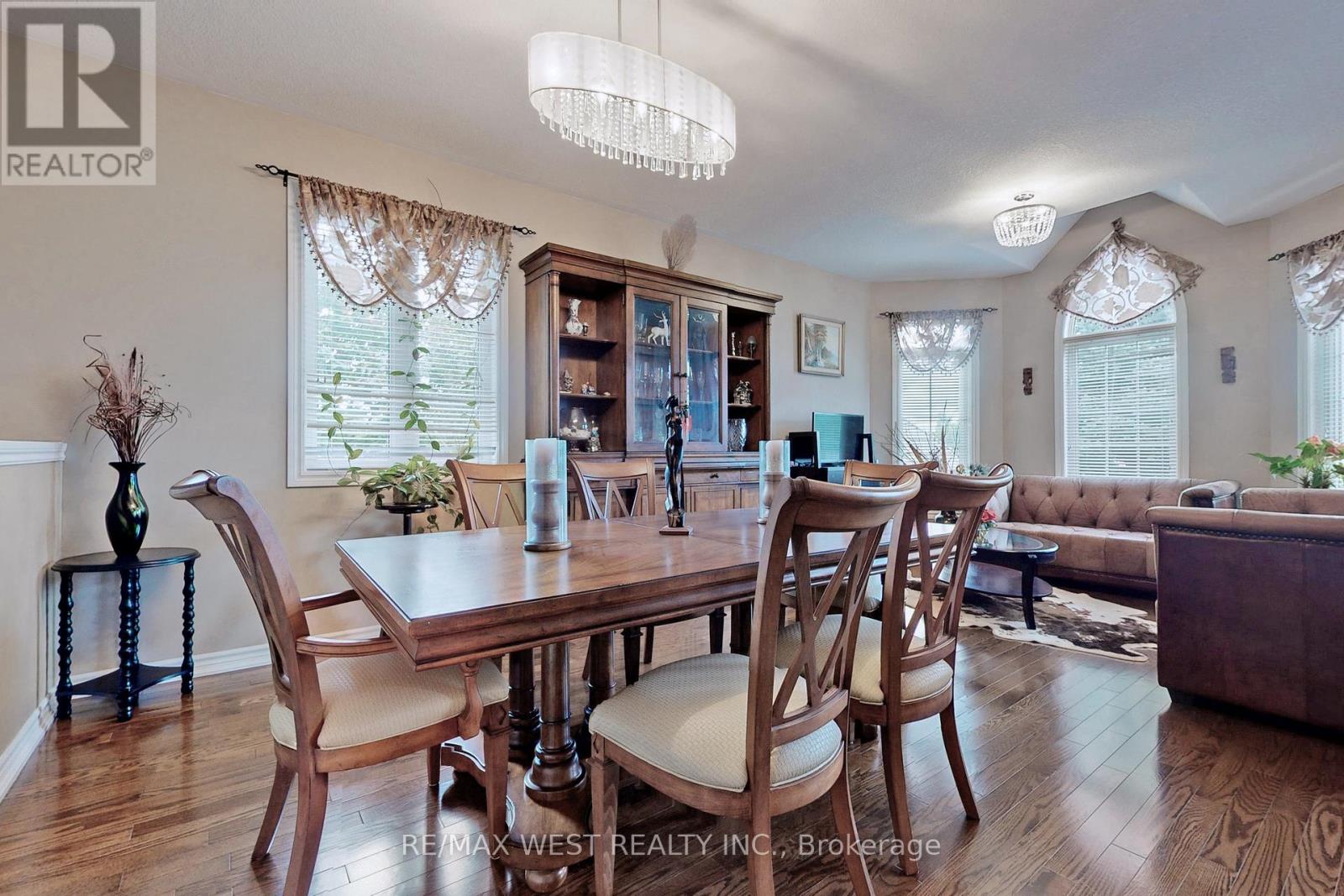 9 Aberfoyle Mill Crescent, Puslinch, Ontario  N0B 2J0 - Photo 6 - X12446215