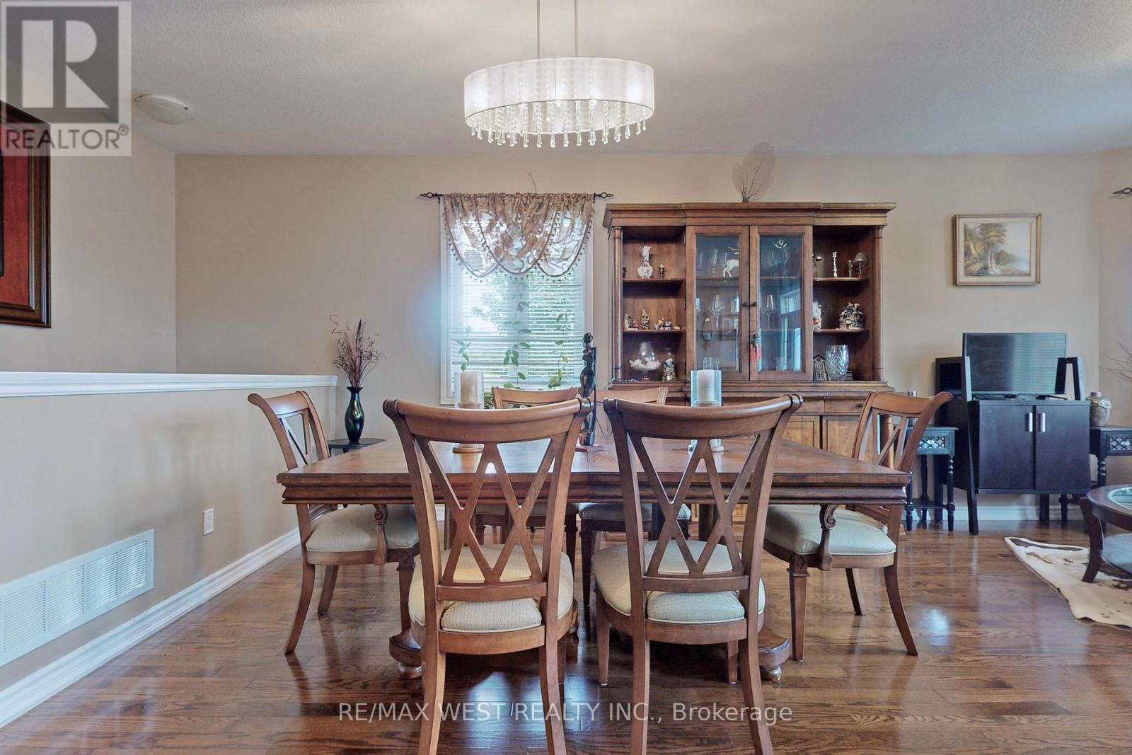 9 Aberfoyle Mill Crescent, Puslinch, Ontario  N0B 2J0 - Photo 7 - X12446215