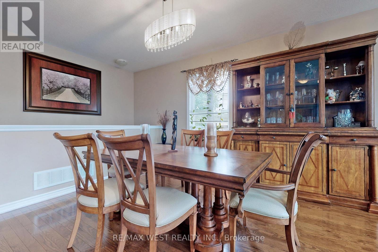 9 Aberfoyle Mill Crescent, Puslinch, Ontario  N0B 2J0 - Photo 8 - X12446215