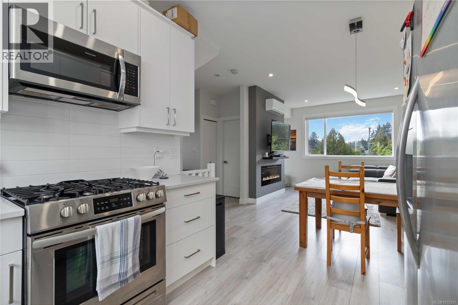 106 3429 Happy Valley Rd, Langford, British Columbia  V9C 2X9 - Photo 4 - 1015351