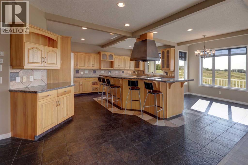 99 Hidden Creek Point Nw, Calgary, Alberta  T3A 6J7 - Photo 4 - A2257857