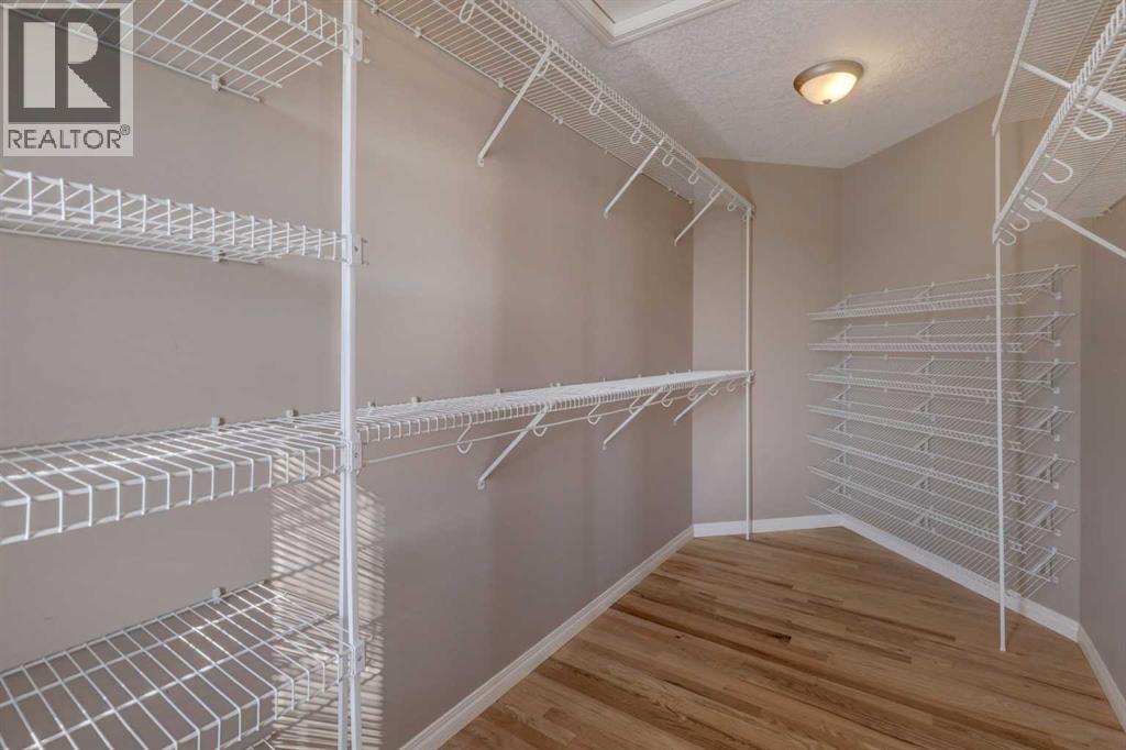99 Hidden Creek Point Nw, Calgary, Alberta  T3A 6J7 - Photo 28 - A2257857