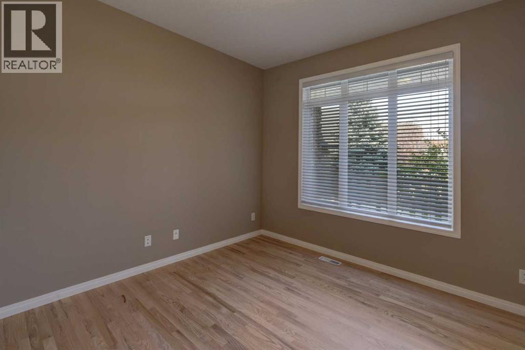 99 Hidden Creek Point Nw, Calgary, Alberta  T3A 6J7 - Photo 15 - A2257857
