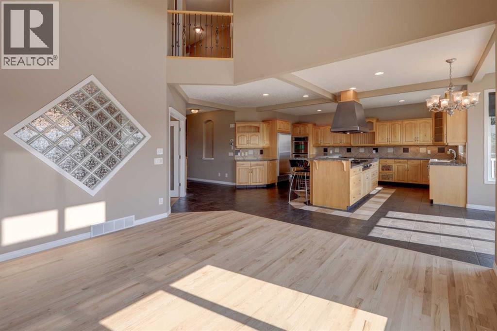 99 Hidden Creek Point Nw, Calgary, Alberta  T3A 6J7 - Photo 13 - A2257857