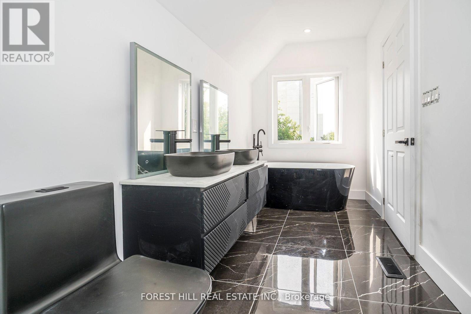 19 Simpson Avenue, Toronto, Ontario  M8Z 1C9 - Photo 22 - W12443636