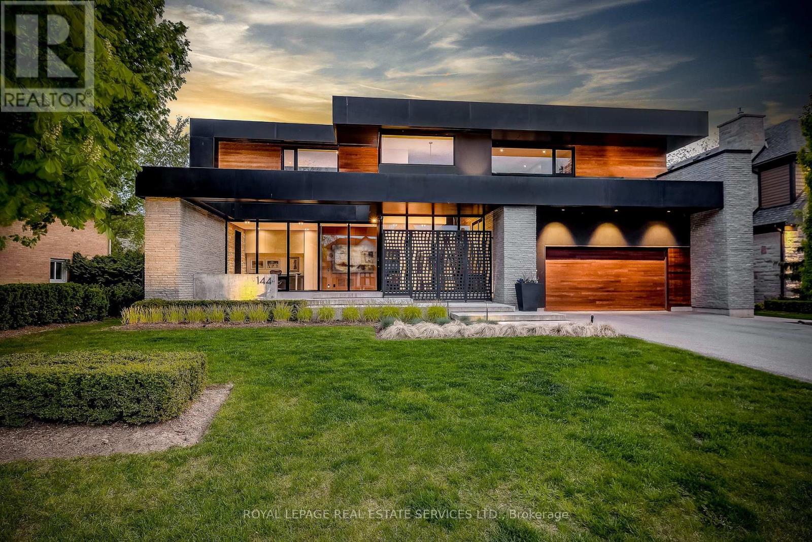 144 SPARLING COURT, Oakville, Ontario