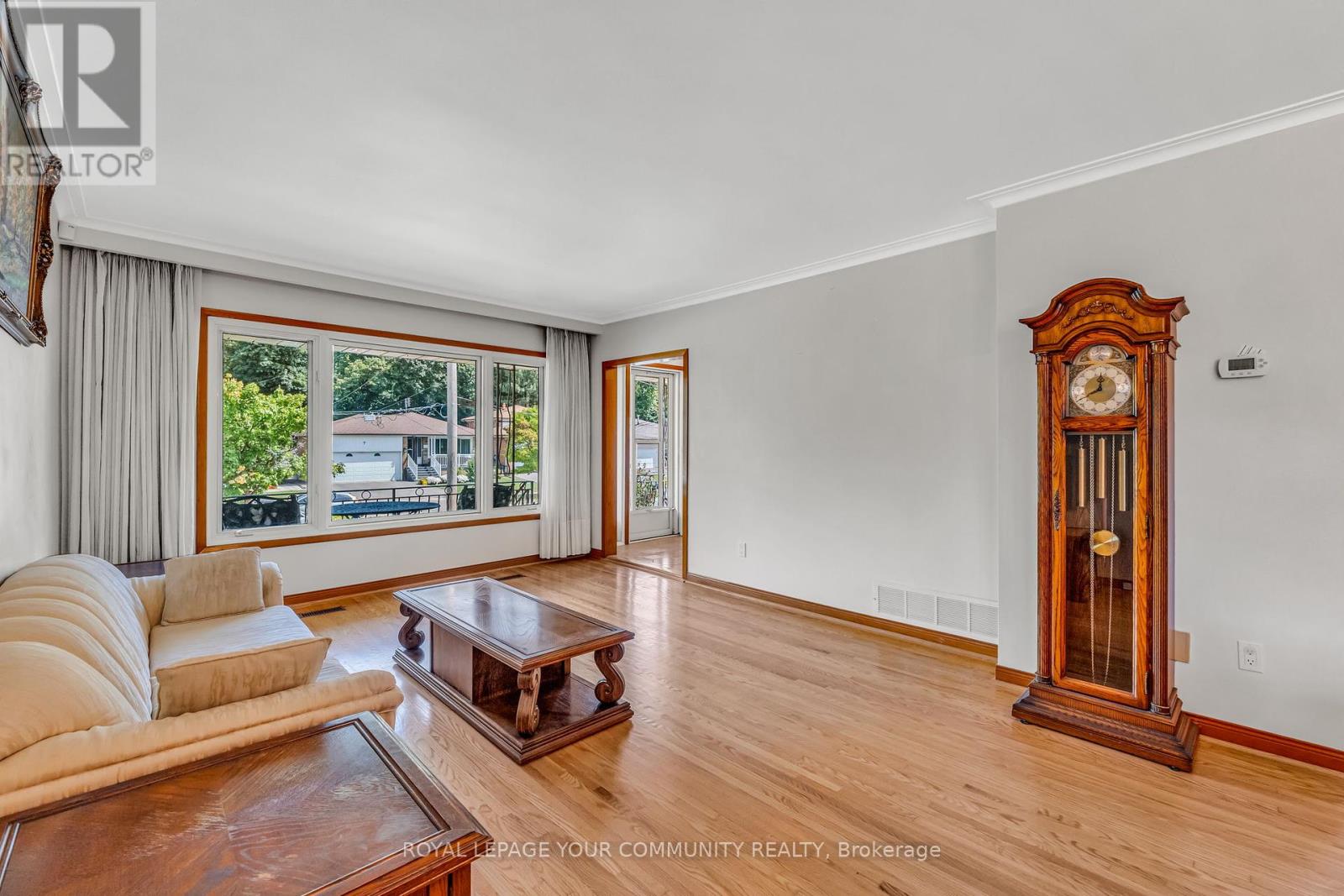 6 Hentob Court, Toronto, Ontario  M9V 2X1 - Photo 16 - W12400001