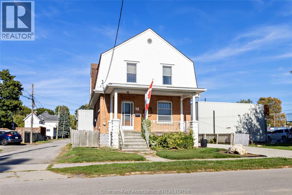 MLS# 25025005: 15 JOSEPH STREET, Chatham, Canada