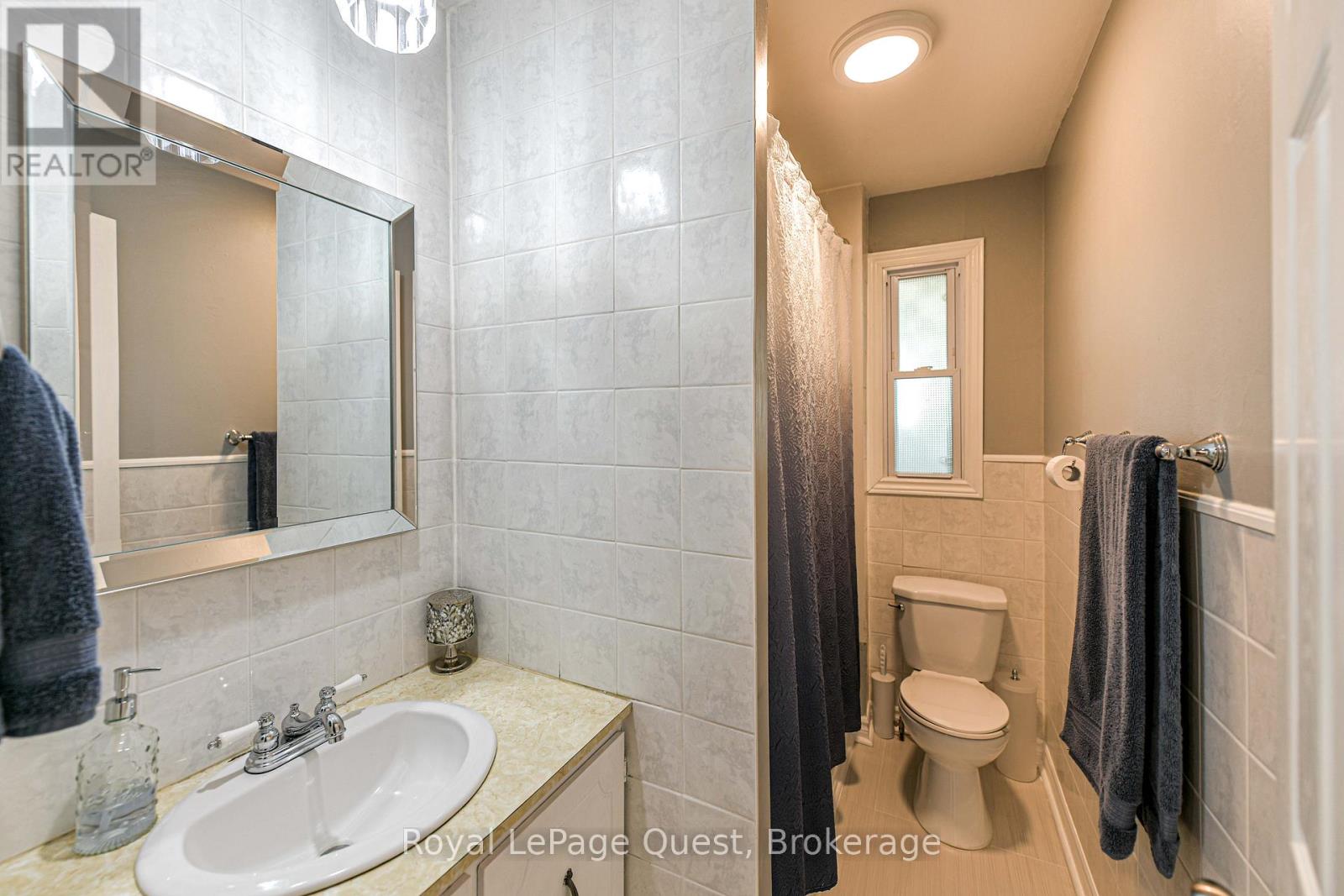 167 Memorial Avenue, Orillia, Ontario  L3V 5X5 - Photo 17 - S12446355