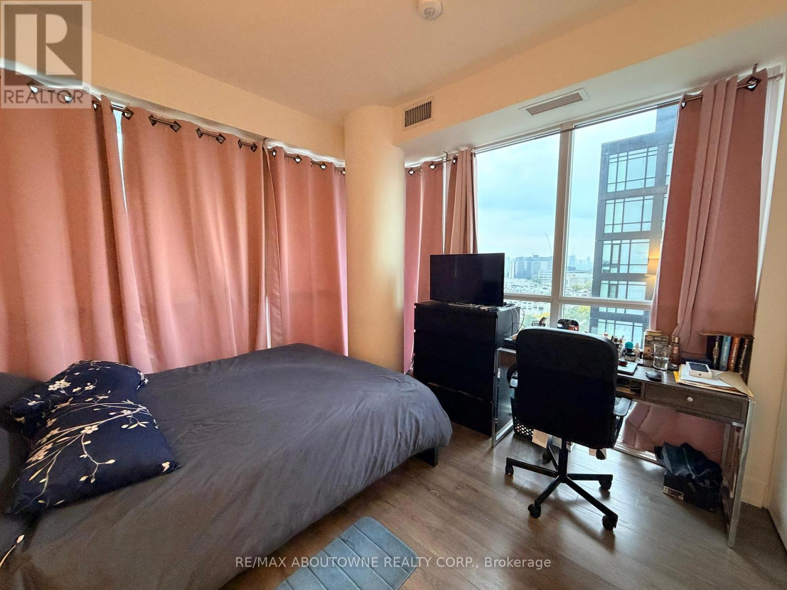 902 - 180 Fairview Mall Drive, Toronto, Ontario  M2J 5A7 - Photo 10 - C12446277