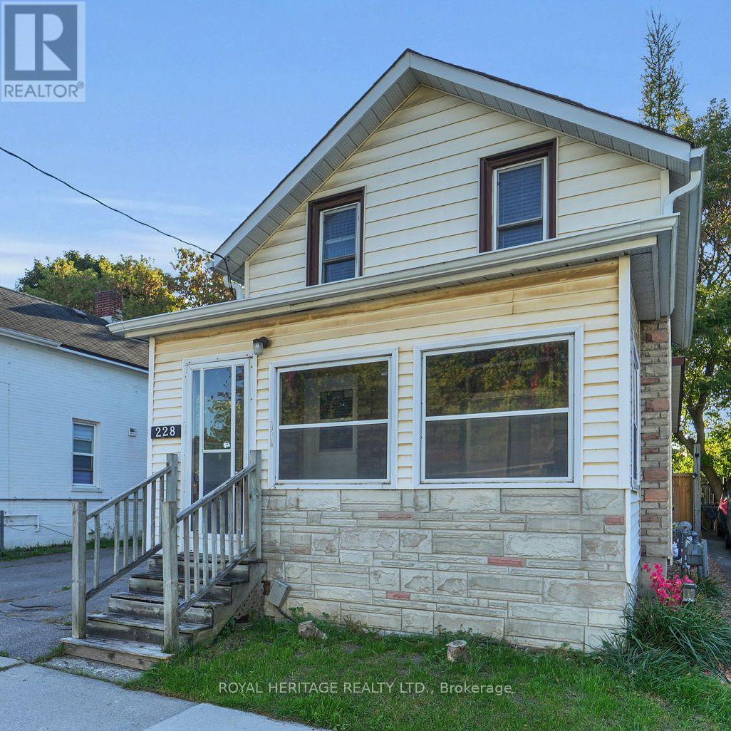 228 Court Street, Oshawa, Ontario  L1H 4W7 - Photo 3 - E12446258