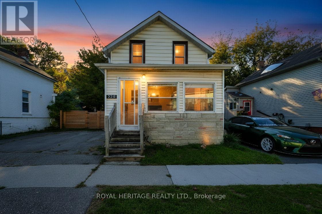 228 Court Street, Oshawa, Ontario  L1H 4W7 - Photo 4 - E12446258