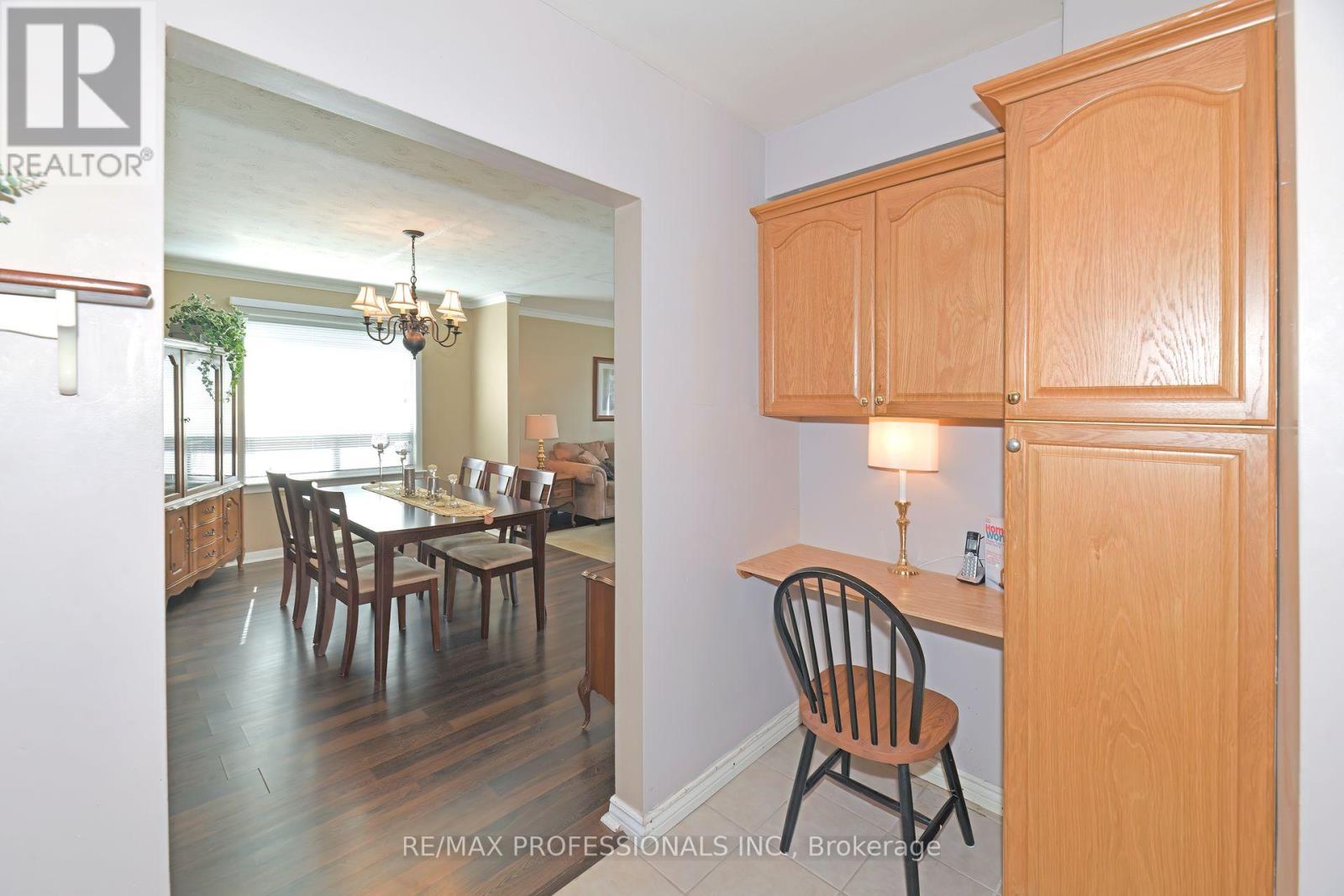 39 Montvale Drive, Toronto (Cliffcrest), Ontario  M1M 3E5 - Photo 13 - E12446264