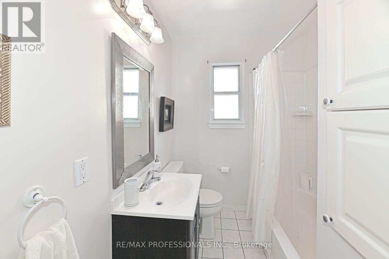39 Montvale Drive, Toronto (Cliffcrest), Ontario  M1M 3E5 - Photo 17 - E12446264