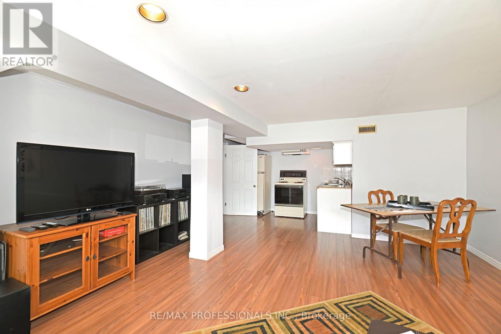 39 Montvale Drive, Toronto (Cliffcrest), Ontario  M1M 3E5 - Photo 20 - E12446264