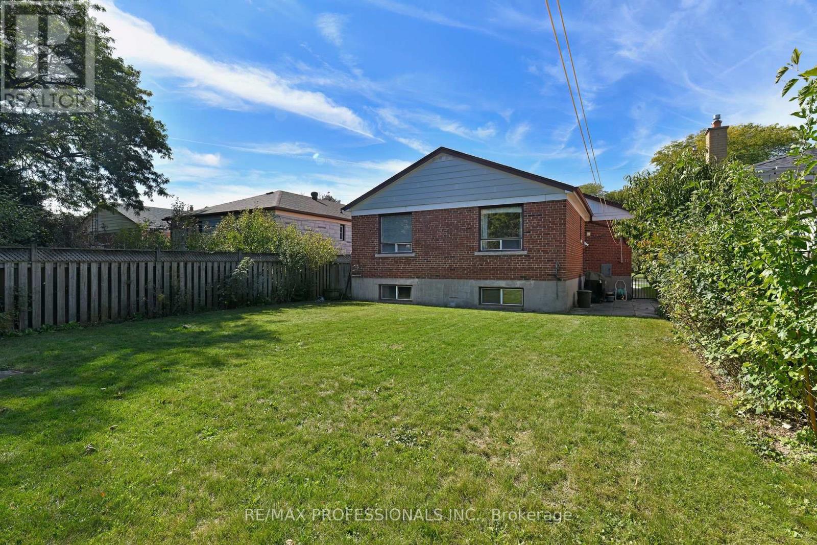 39 Montvale Drive, Toronto (Cliffcrest), Ontario  M1M 3E5 - Photo 26 - E12446264