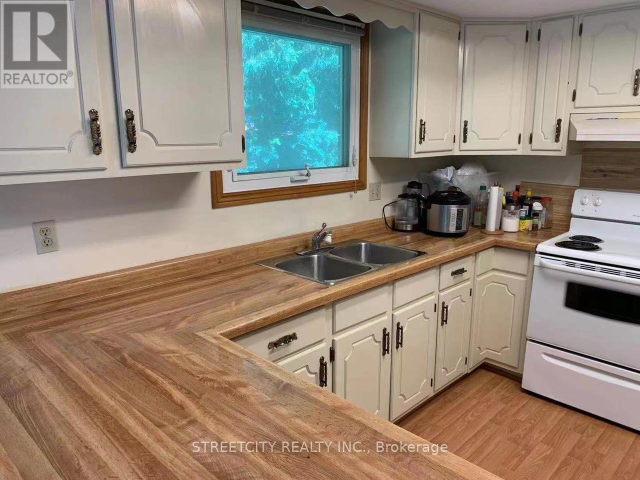 37 Jennifer Road, London North, Ontario  N5X 3L5 - Photo 8 - X12446333