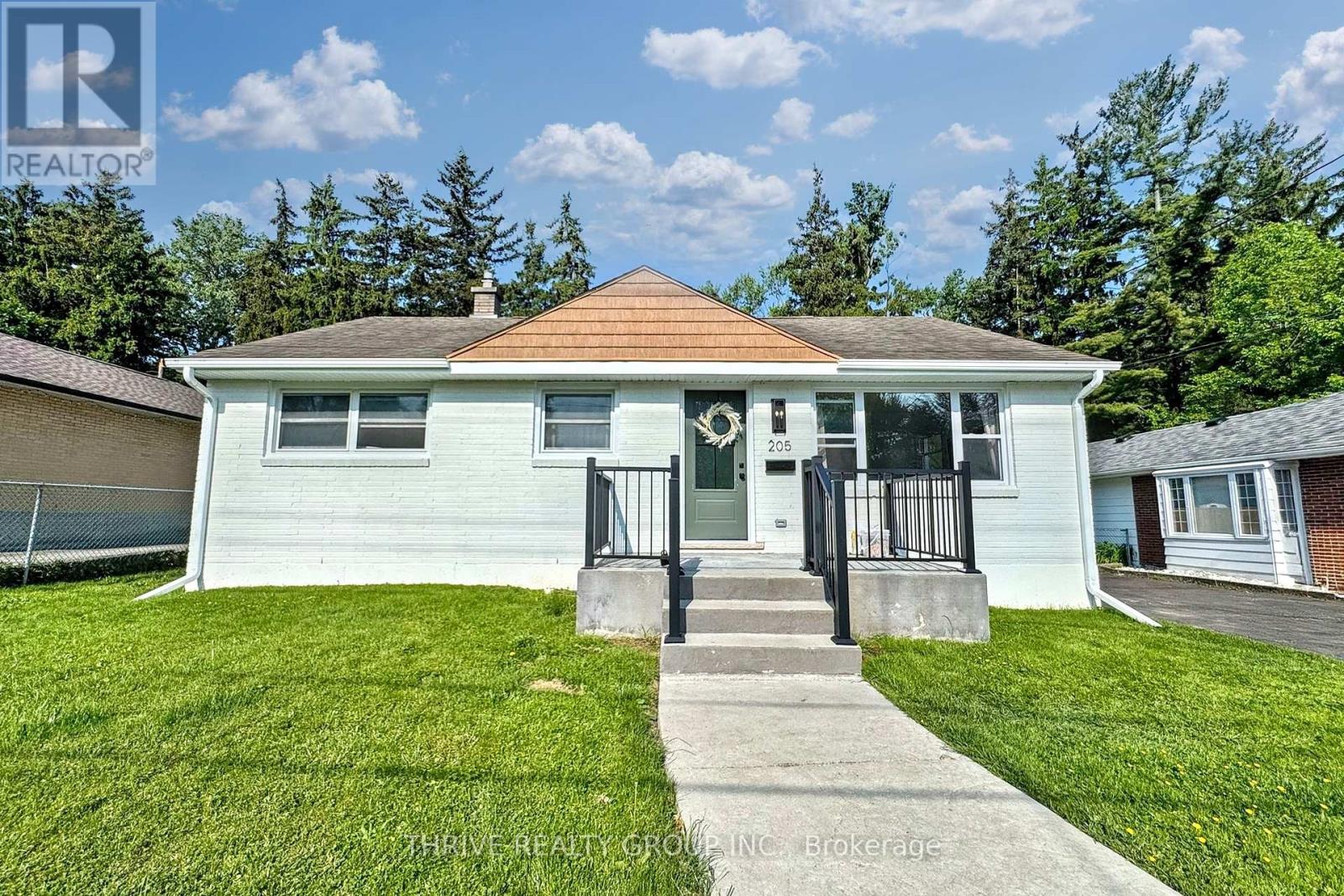 Lower - 205 Trowbridge Avenue, London South, Ontario  N6J 3M2 - Photo 2 - X12446414