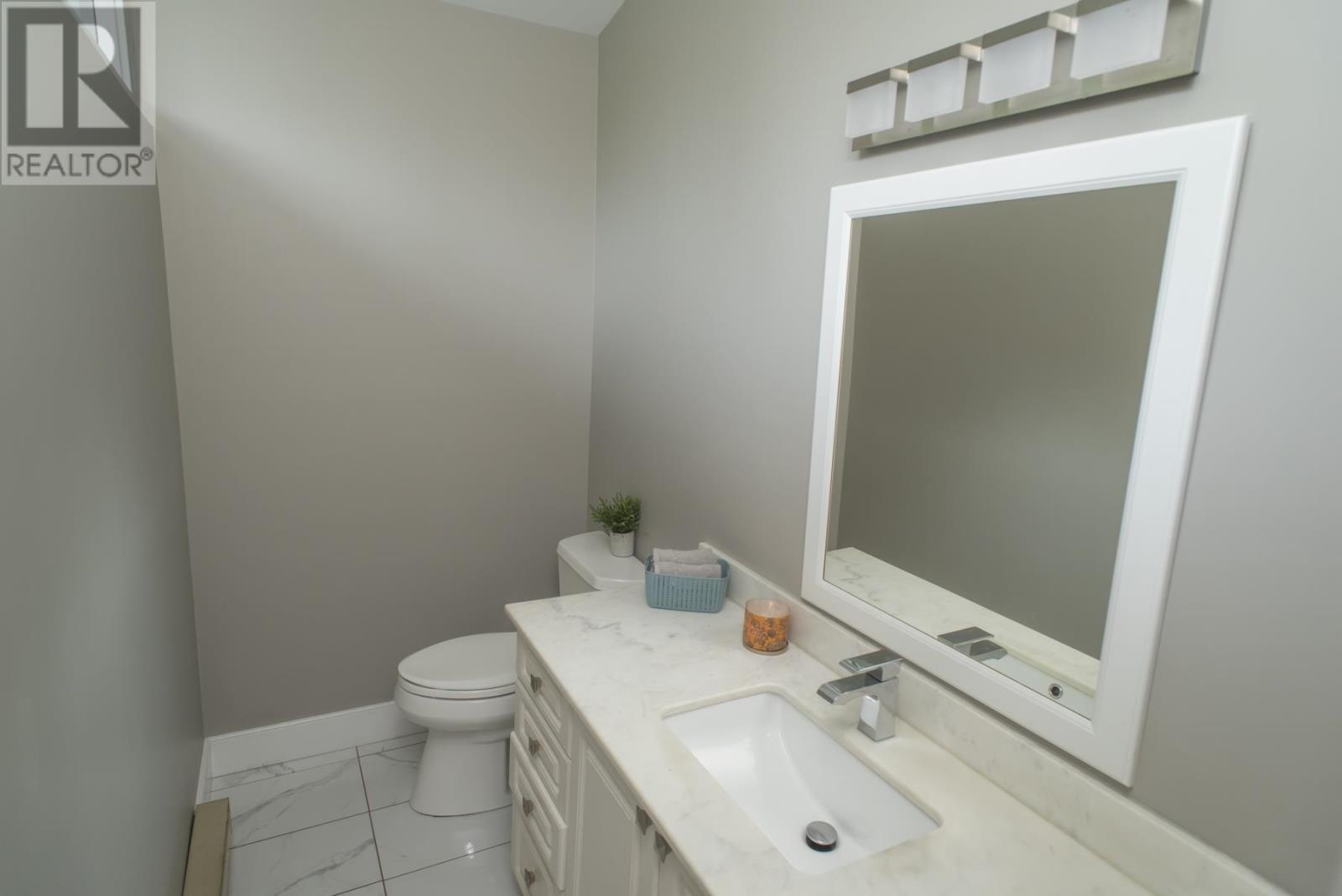 2040 Lakeshore Dr, Thunder Bay, Ontario  P7A 0T5 - Photo 20 - TB252849