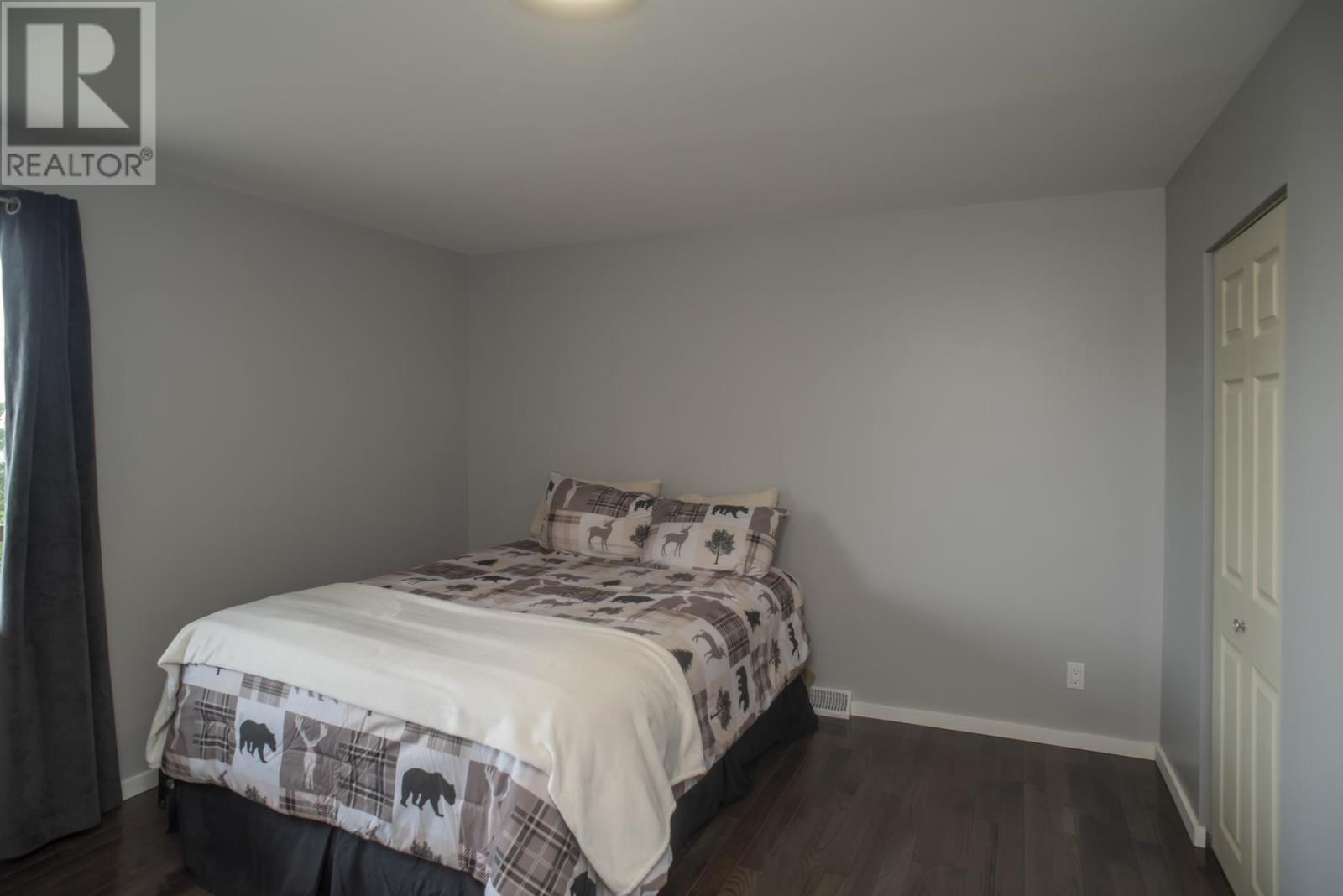 2040 Lakeshore Dr, Thunder Bay, Ontario  P7A 0T5 - Photo 38 - TB252849