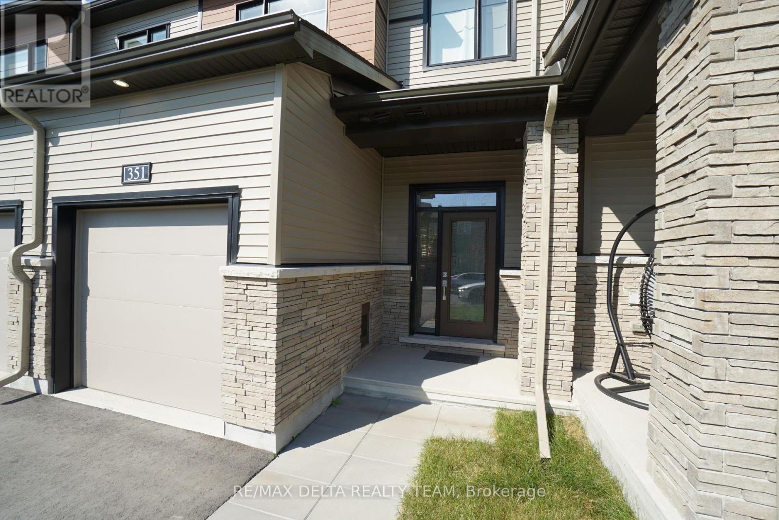 351 Establish Avenue, Ottawa, Ontario  K4A 5R8 - Photo 3 - X12446330