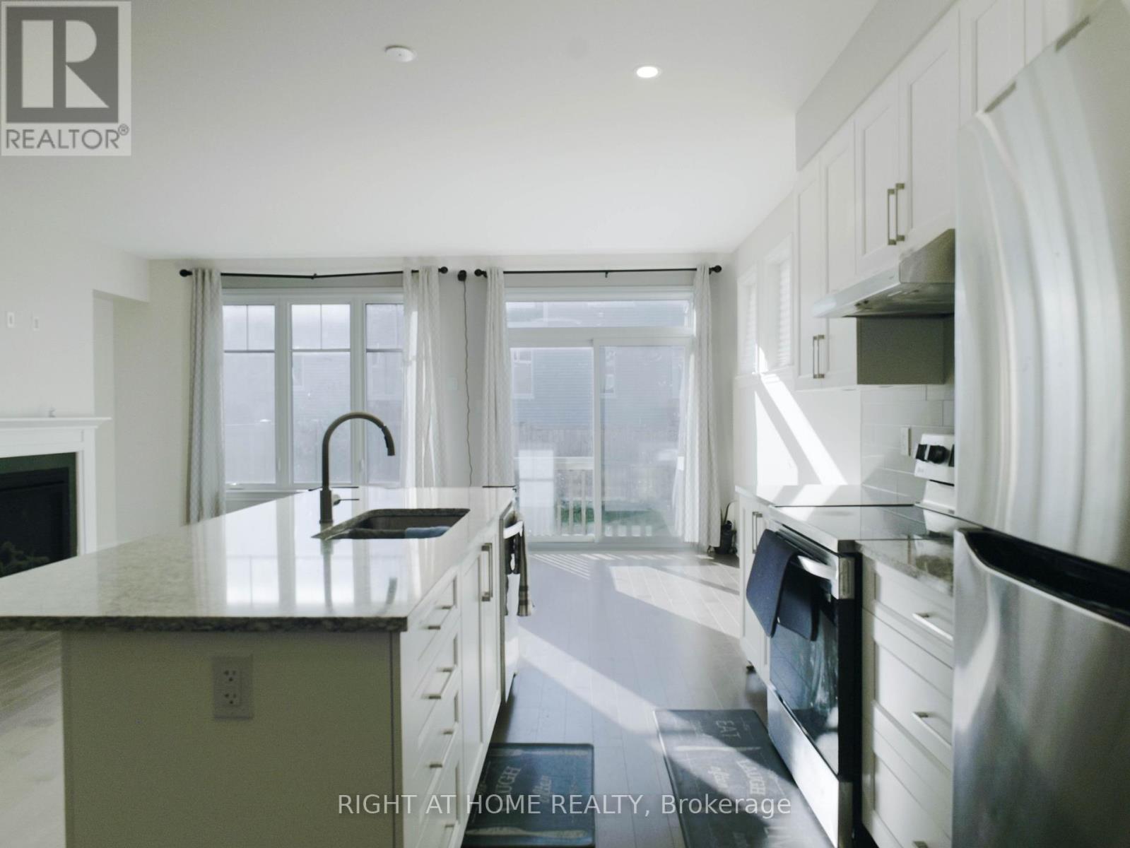531 Sonmarg Crescent, Ottawa, Ontario  K2J 7A5 - Photo 10 - X12446370