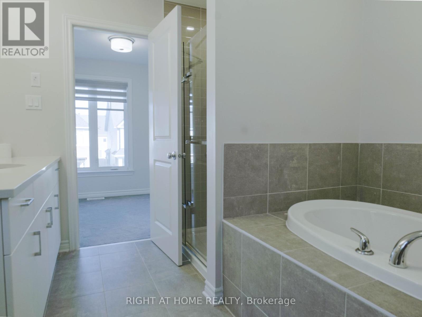 531 Sonmarg Crescent, Ottawa, Ontario  K2J 7A5 - Photo 18 - X12446370
