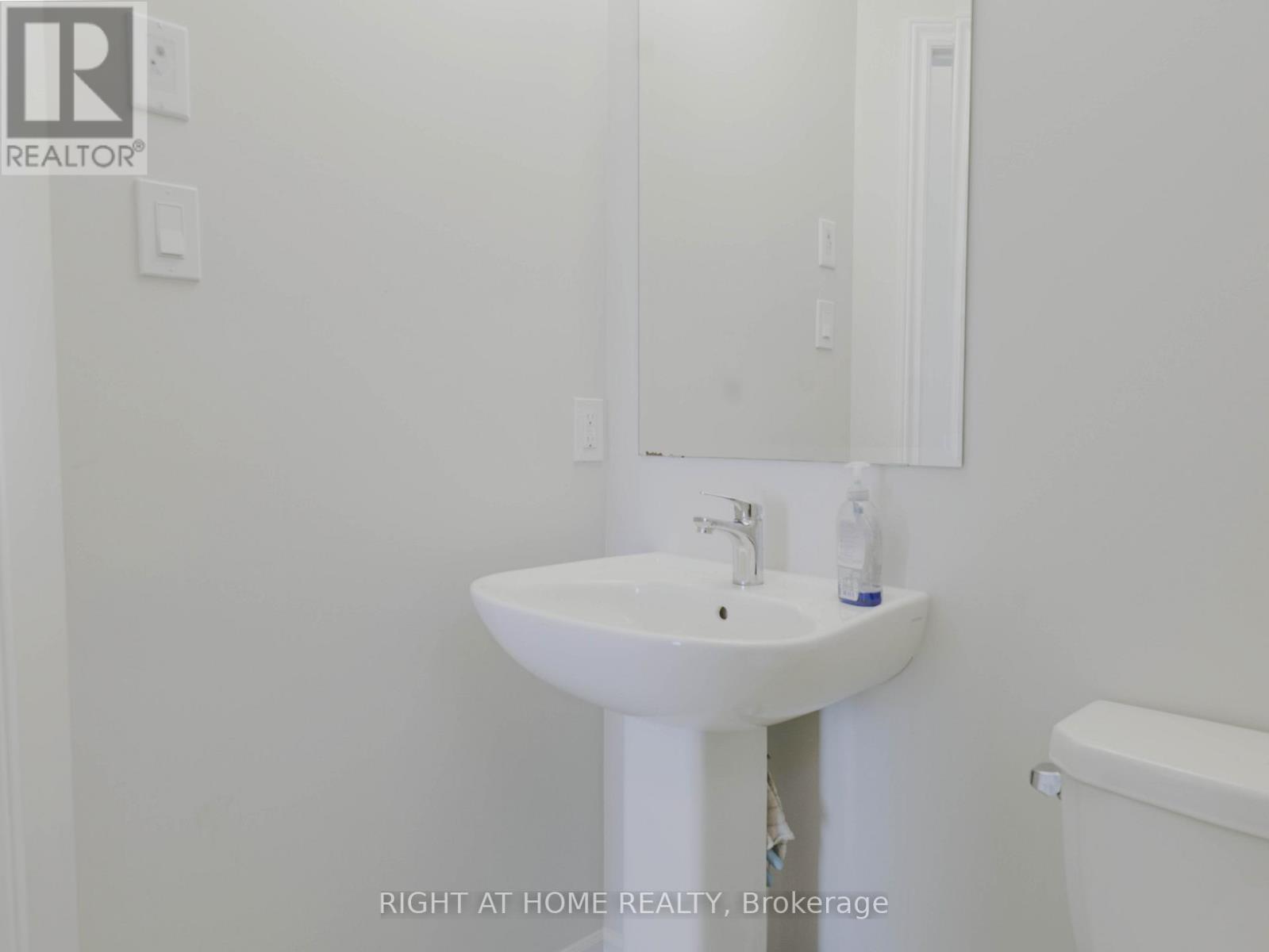 531 Sonmarg Crescent, Ottawa, Ontario  K2J 7A5 - Photo 5 - X12446370