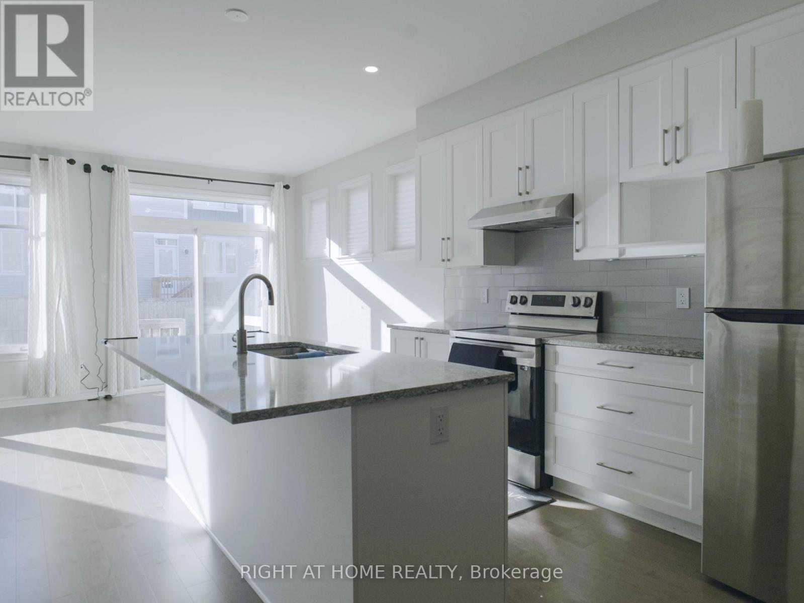 531 Sonmarg Crescent, Ottawa, Ontario  K2J 7A5 - Photo 7 - X12446370