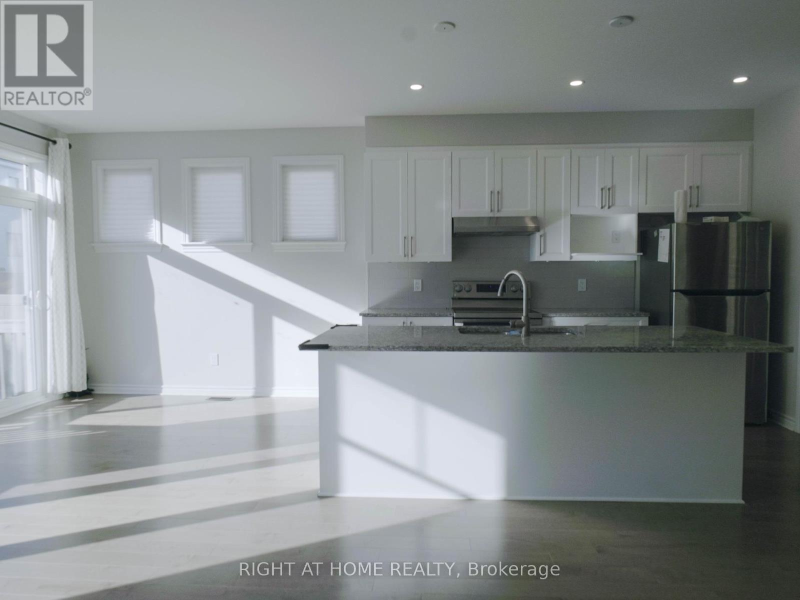 531 Sonmarg Crescent, Ottawa, Ontario  K2J 7A5 - Photo 8 - X12446370