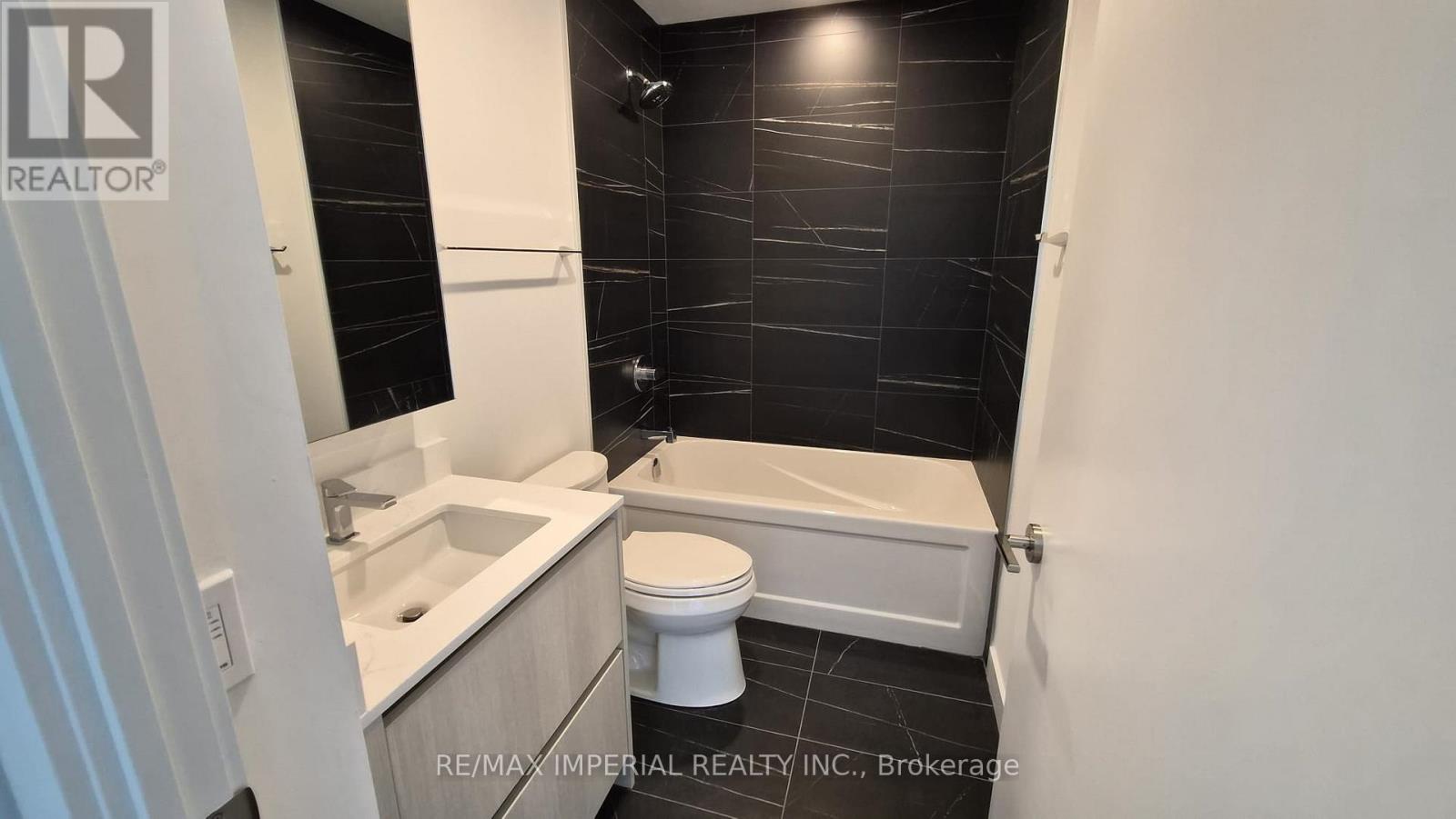 819 - 8188 Yonge Street S, Vaughan, Ontario  L4J 0M2 - Photo 10 - N12446268