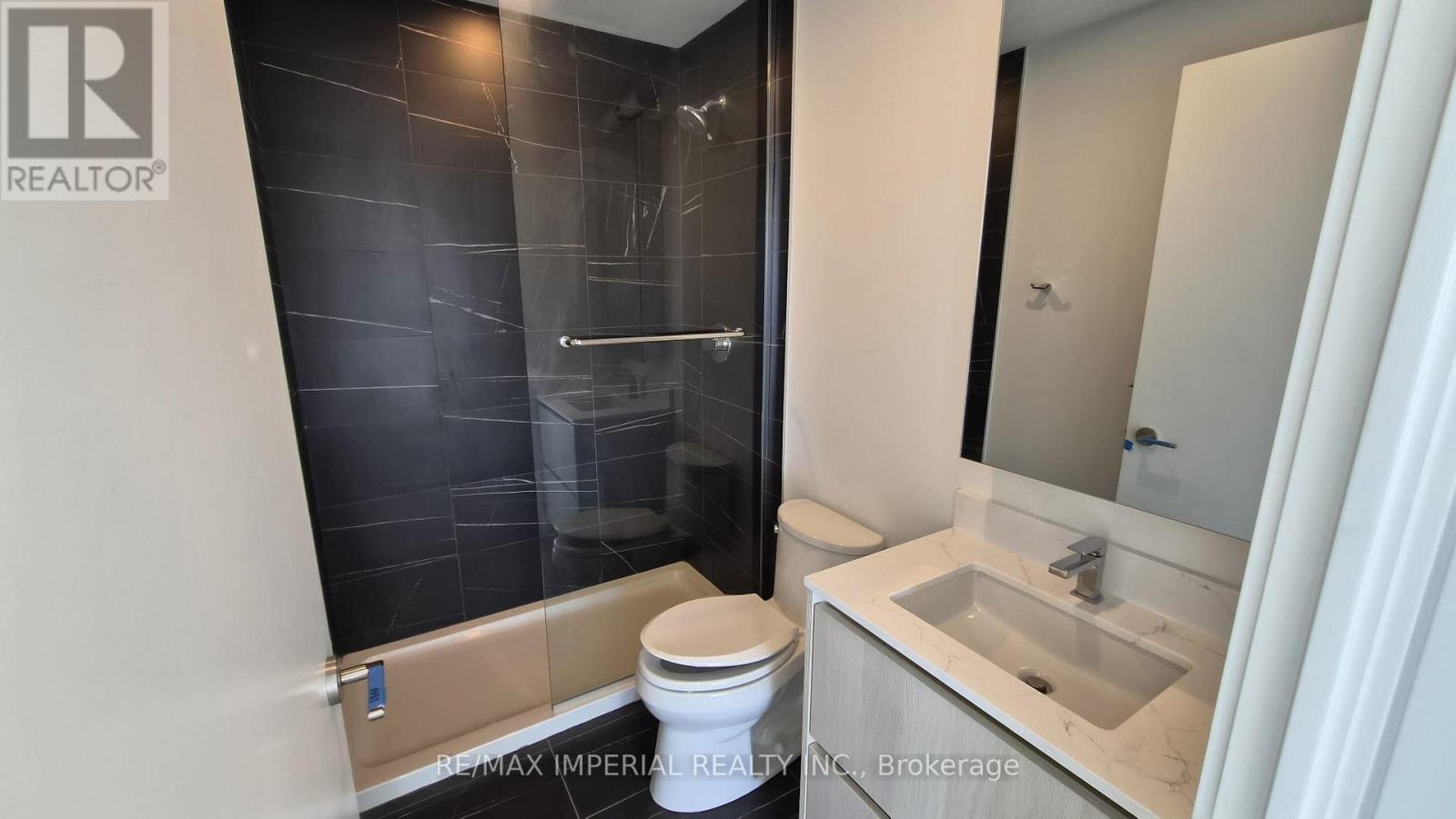 819 - 8188 Yonge Street S, Vaughan, Ontario  L4J 0M2 - Photo 9 - N12446268