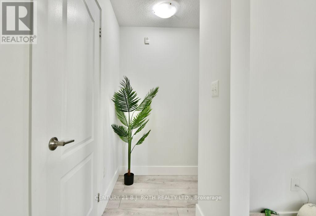 5 - 25 Madelaine Drive, Barrie, Ontario  L9J 0G8 - Photo 3 - S12446239