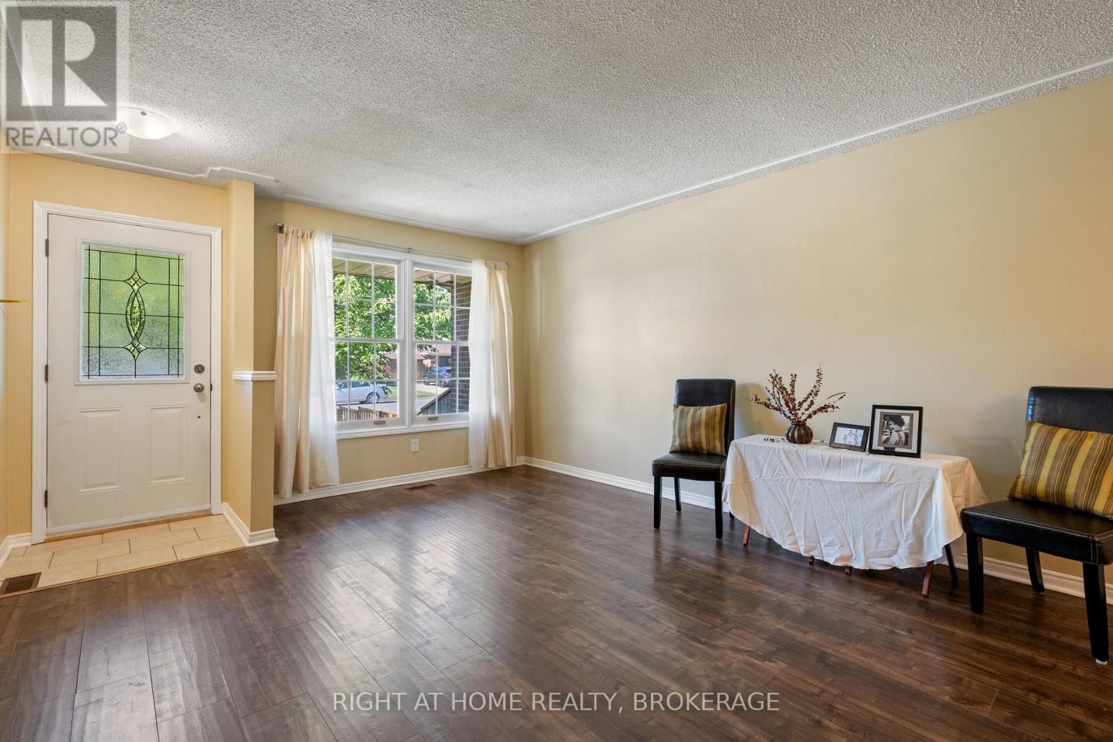 67 Dundonald Street, St. Catharines, Ontario  L2P 3T4 - Photo 11 - X12446295