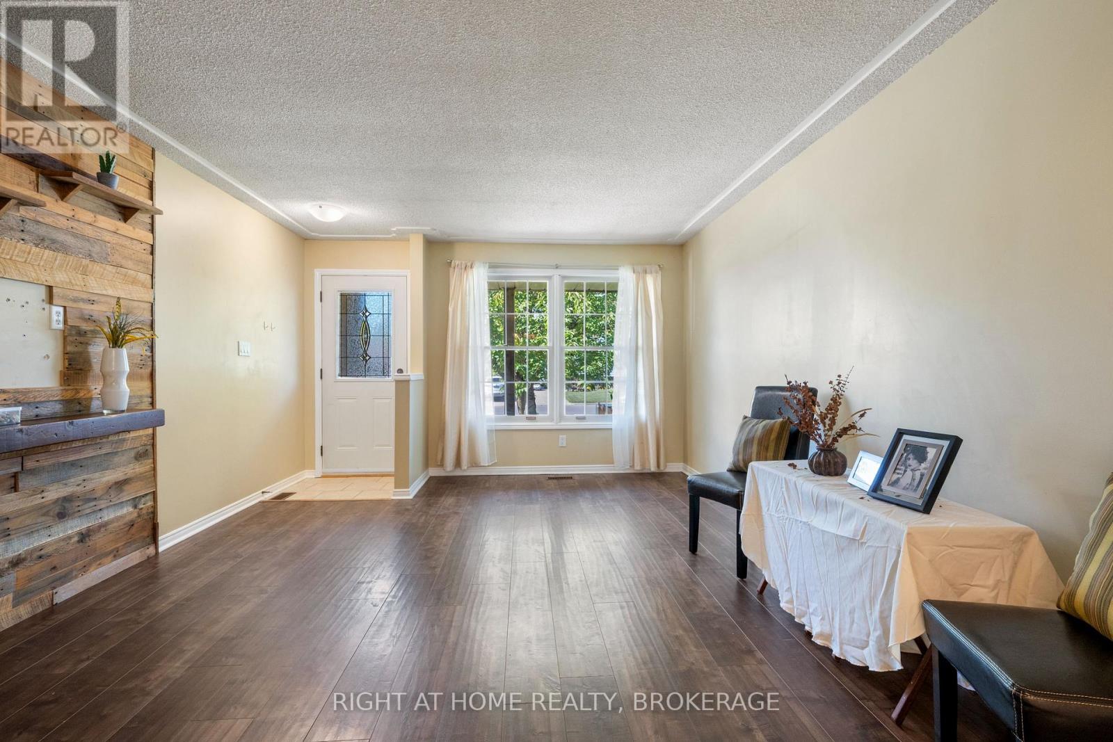 67 Dundonald Street, St. Catharines, Ontario  L2P 3T4 - Photo 12 - X12446295