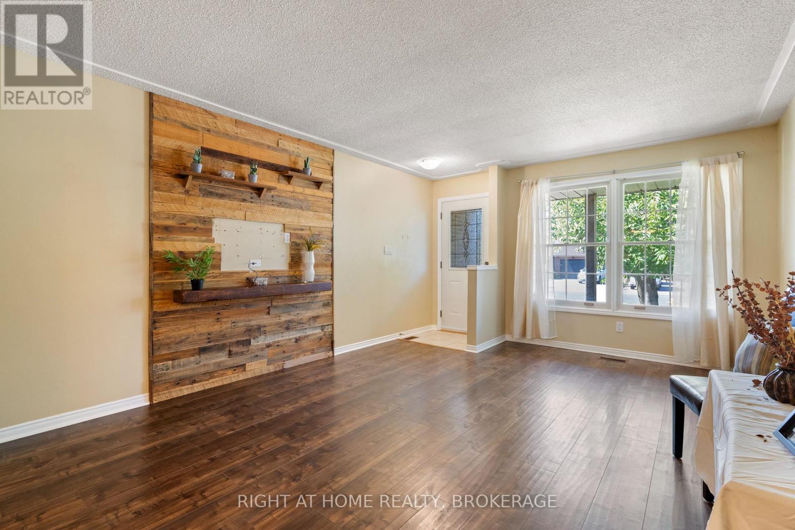 67 Dundonald Street, St. Catharines, Ontario  L2P 3T4 - Photo 14 - X12446295