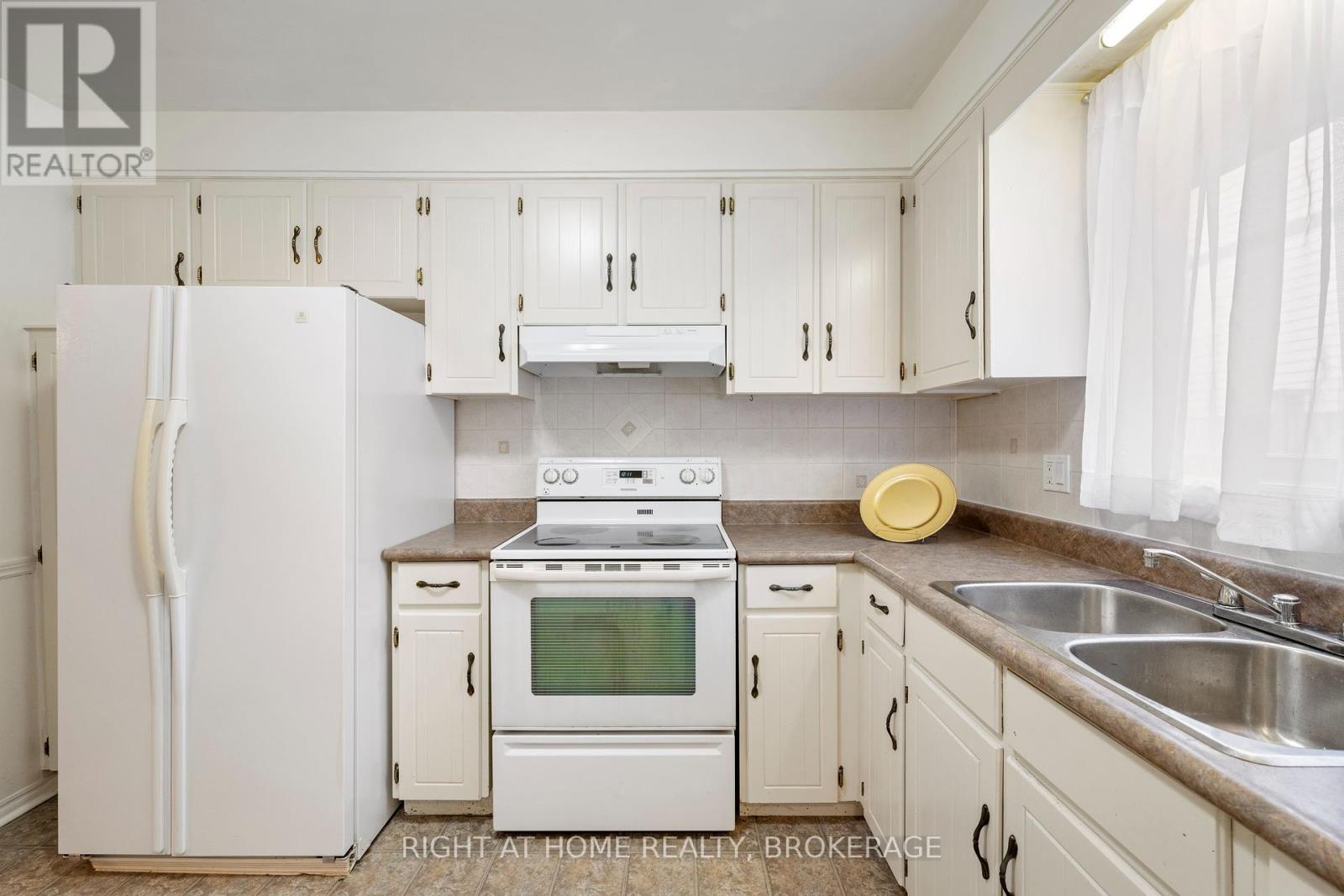 67 Dundonald Street, St. Catharines, Ontario  L2P 3T4 - Photo 21 - X12446295