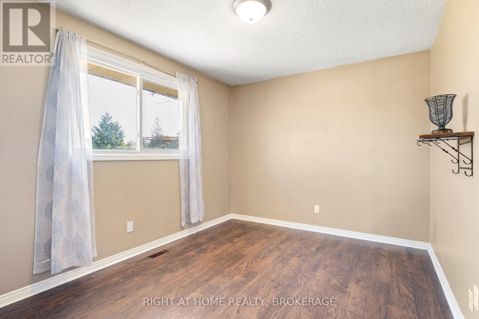 67 Dundonald Street, St. Catharines, Ontario  L2P 3T4 - Photo 26 - X12446295