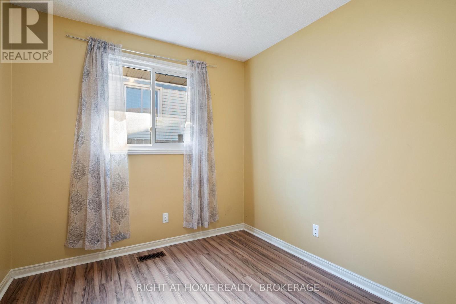 67 Dundonald Street, St. Catharines, Ontario  L2P 3T4 - Photo 28 - X12446295