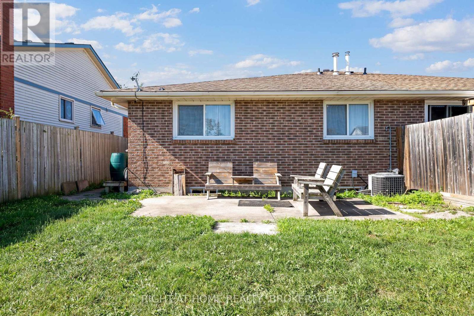 67 Dundonald Street, St. Catharines, Ontario  L2P 3T4 - Photo 7 - X12446295
