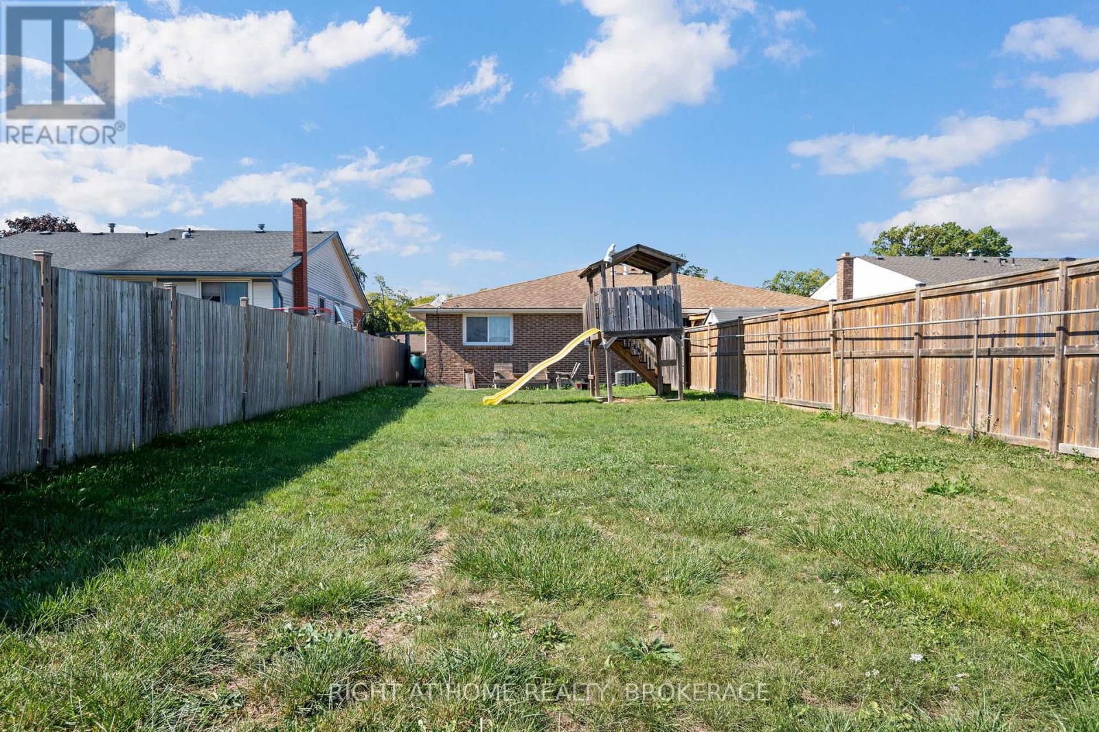 67 Dundonald Street, St. Catharines, Ontario  L2P 3T4 - Photo 8 - X12446295